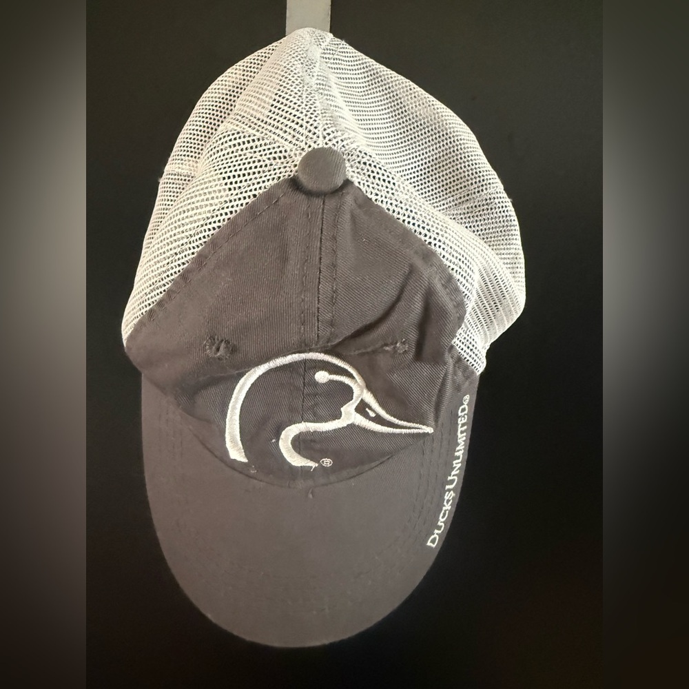 Ducks Unlimited Hat Cap Adult Adjustable Gray/White Mesh-Back Hunting Outdoors